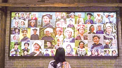     8月24日，記者來到廣西民族博物館，見到這幅展現(xiàn)各民族笑臉的照片。廣西擁有壯、漢、瑤、苗、侗、仫佬、毛南、回、京、彝、水、仡佬12個世居民族，少數(shù)民族人口占廣西總人口的39%。